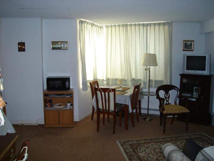Senior secure studio Scarborough